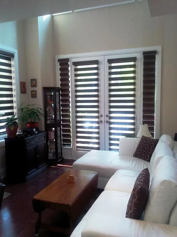 Guest house Luxury Home - Upper Toronto Beaches