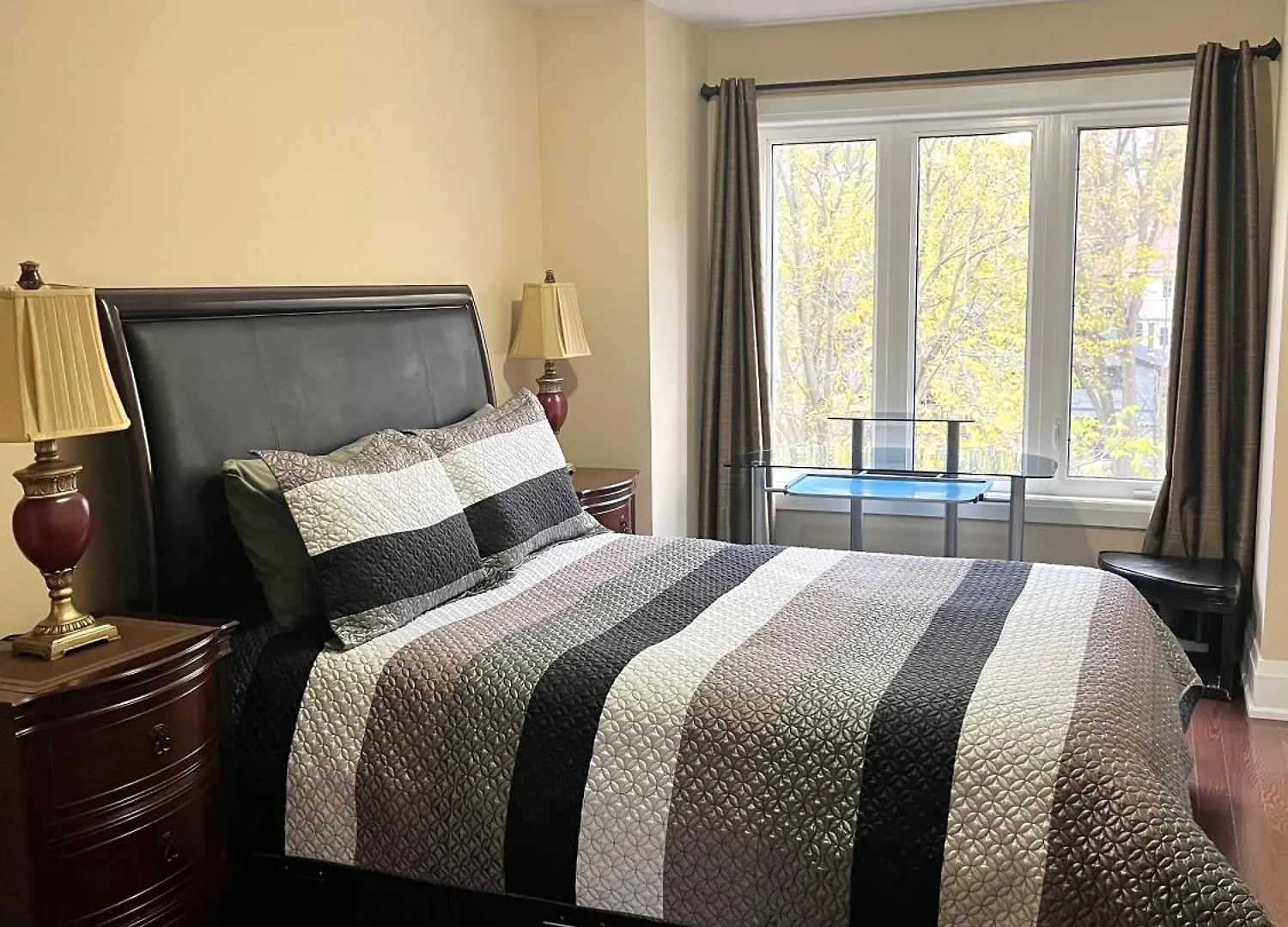 Luxury Home - Upper Toronto Beaches Guest house